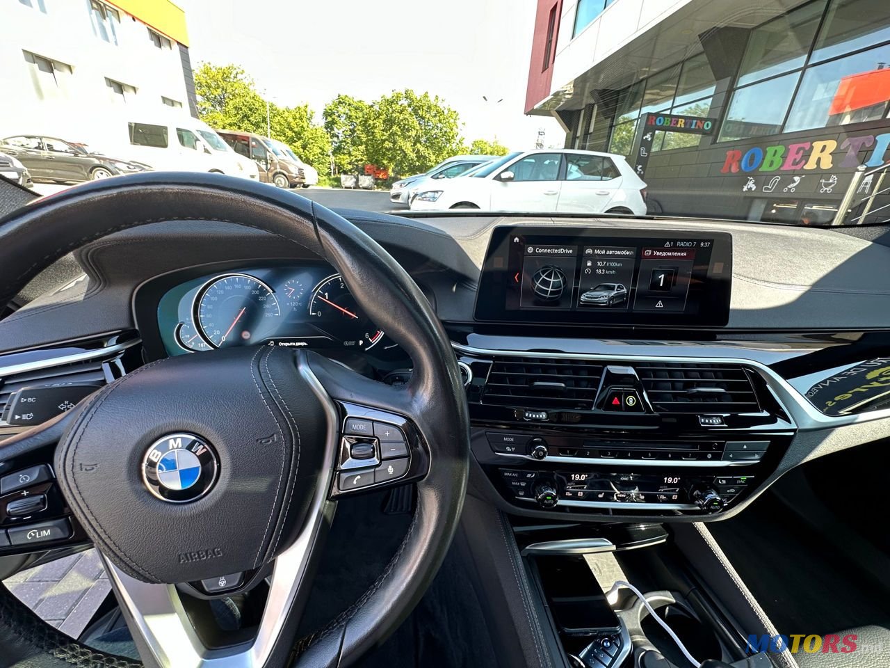 2018' BMW 5 Series photo #4