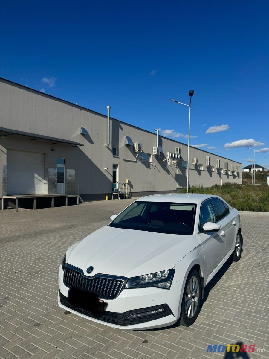 2019' Skoda Superb photo #2