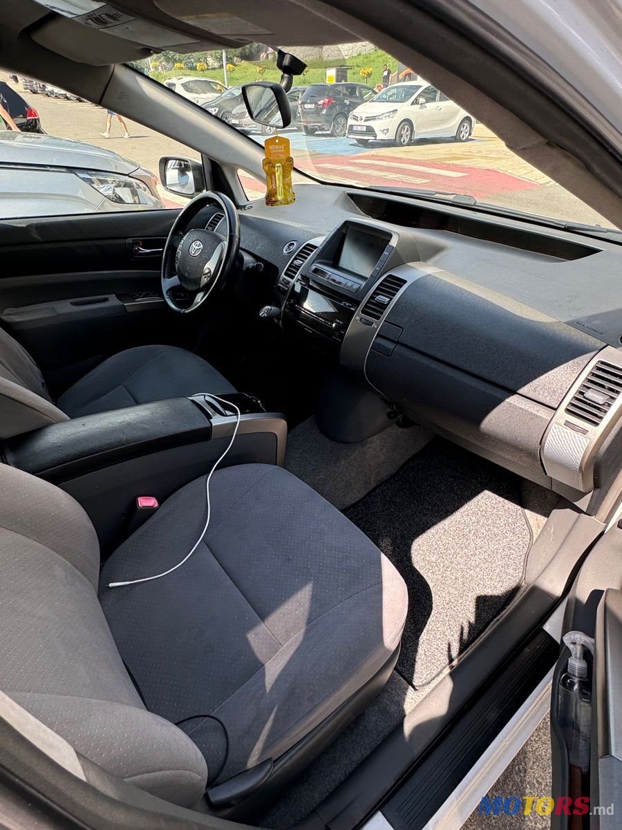 2008' Toyota Prius photo #3