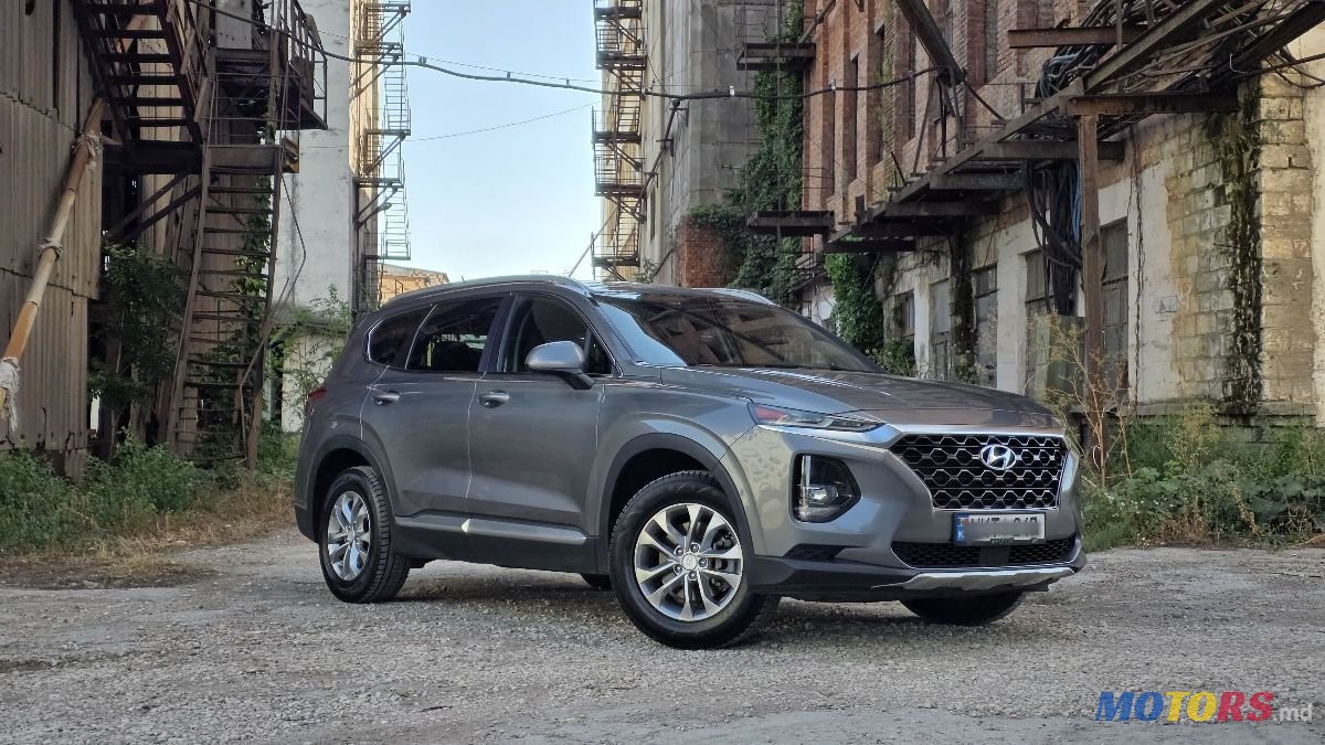 2019' Hyundai Santa Fe photo #2