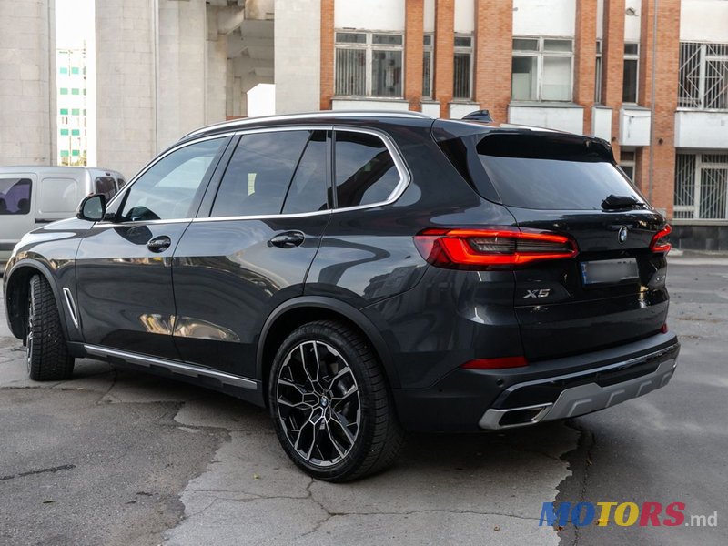 2019' BMW X5 photo #5