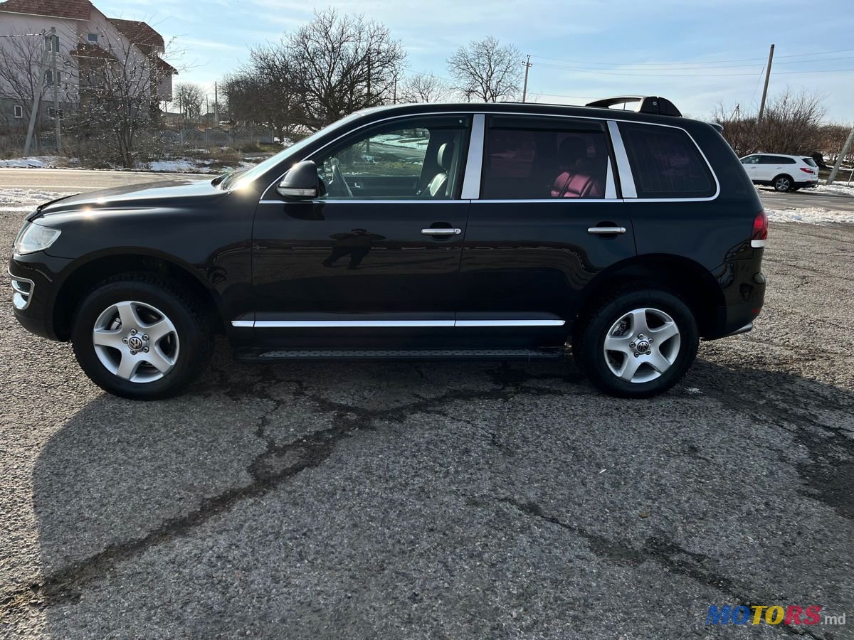 2007' Volkswagen Touareg photo #3