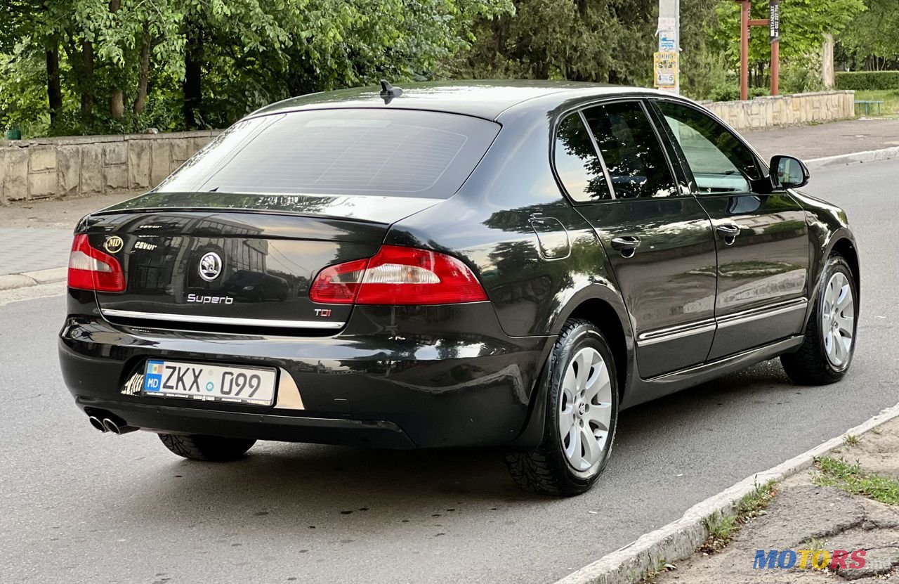 2012' Skoda Superb photo #5
