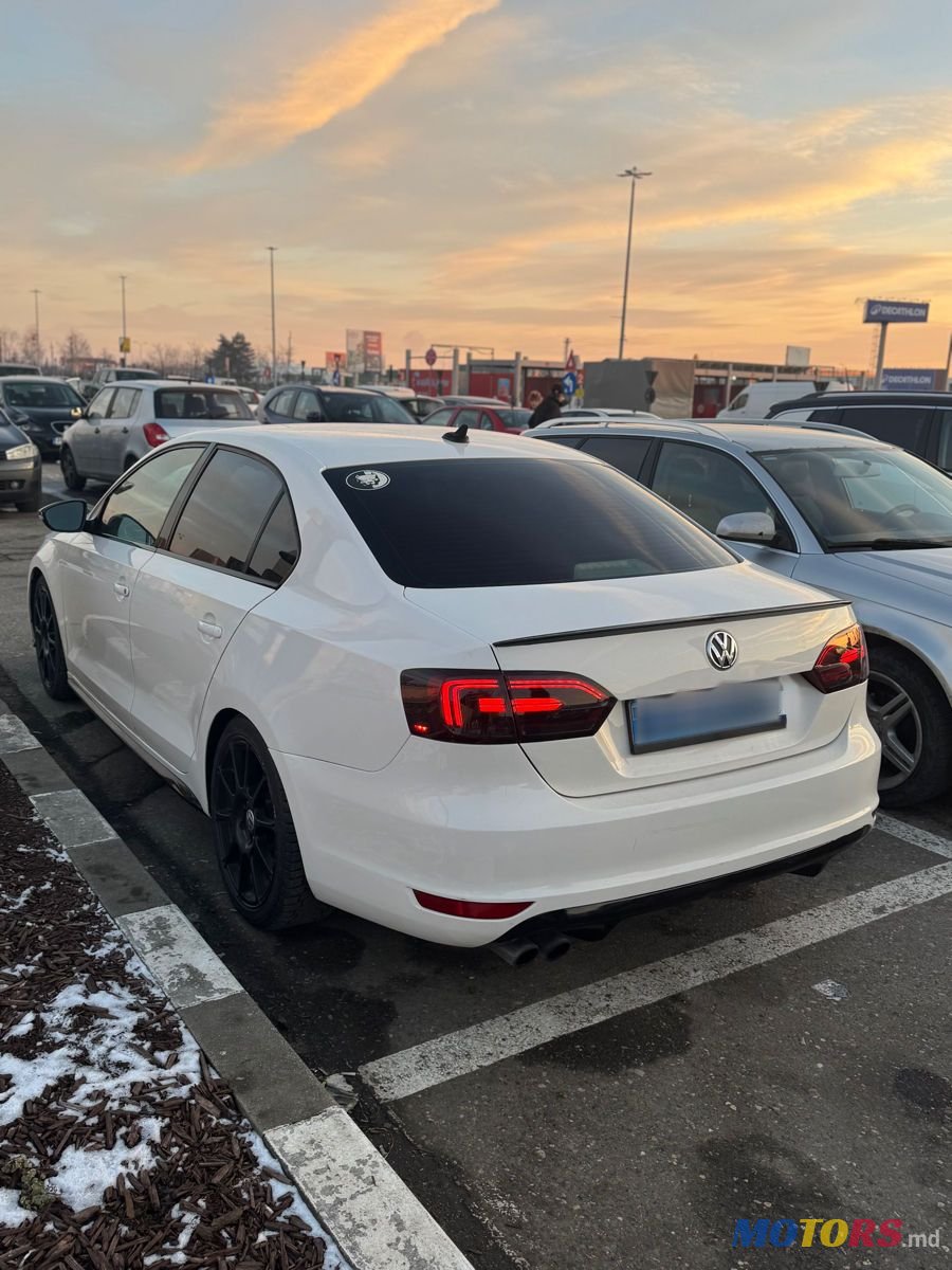 2013' Volkswagen Jetta photo #5