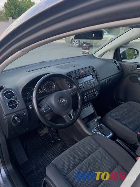 2010' Volkswagen Golf Plus photo #6