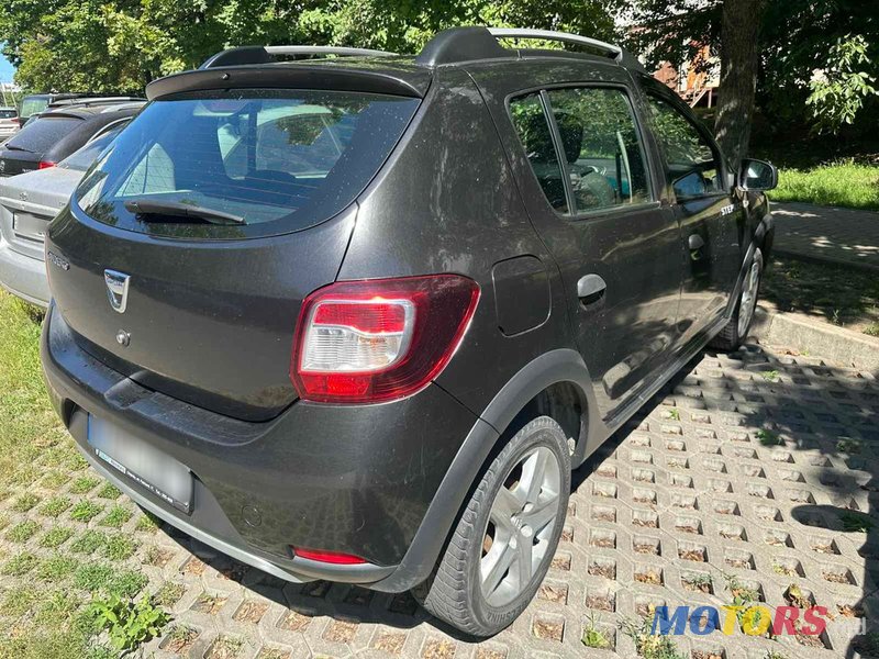 2013' Dacia Sandero Stepway photo #3