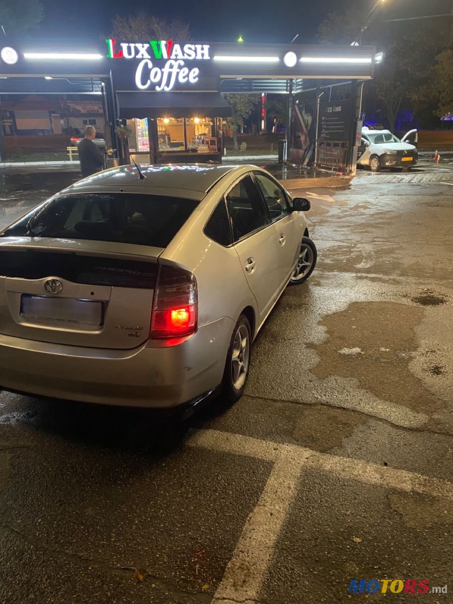 2005' Toyota Prius photo #4