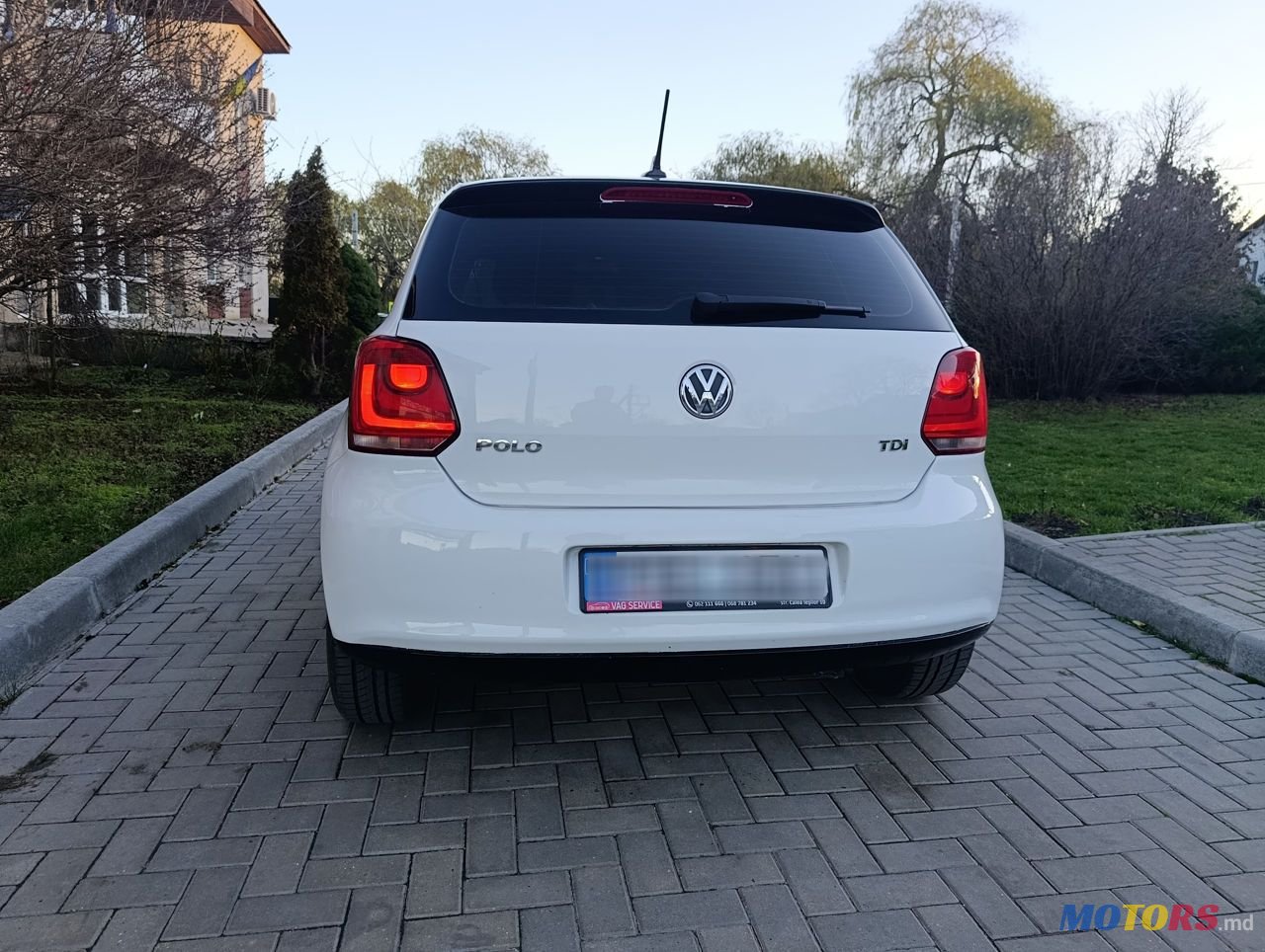 2013' Volkswagen Polo photo #6