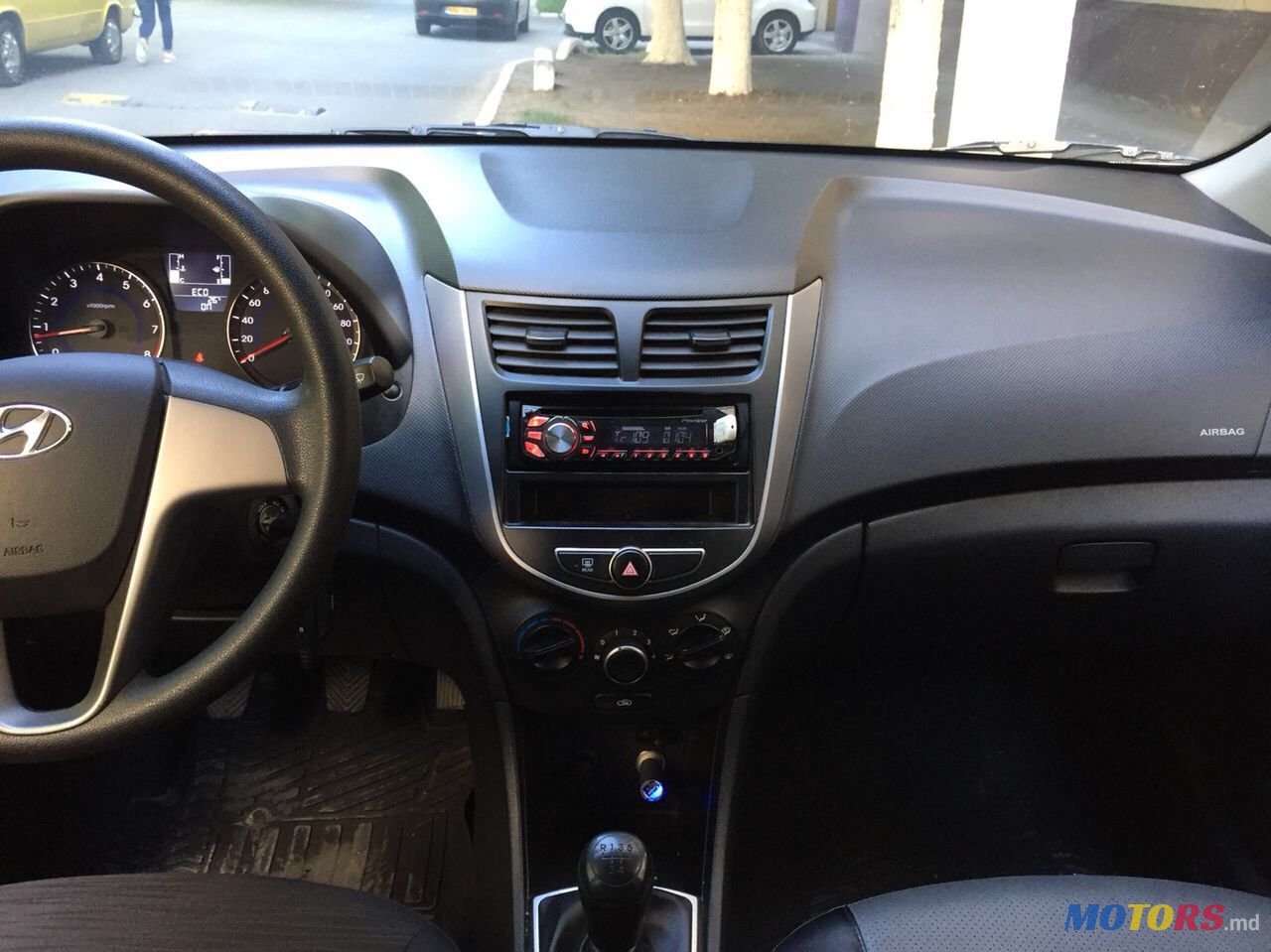 2014' Hyundai Accent photo #2