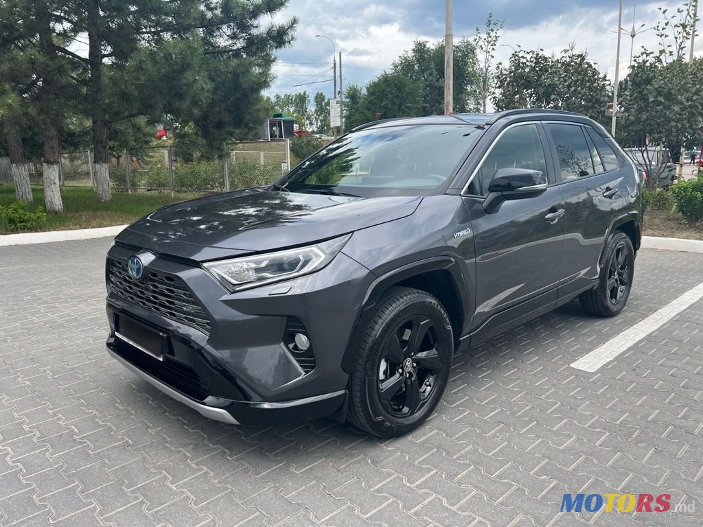 2020' Toyota RAV4 photo #2
