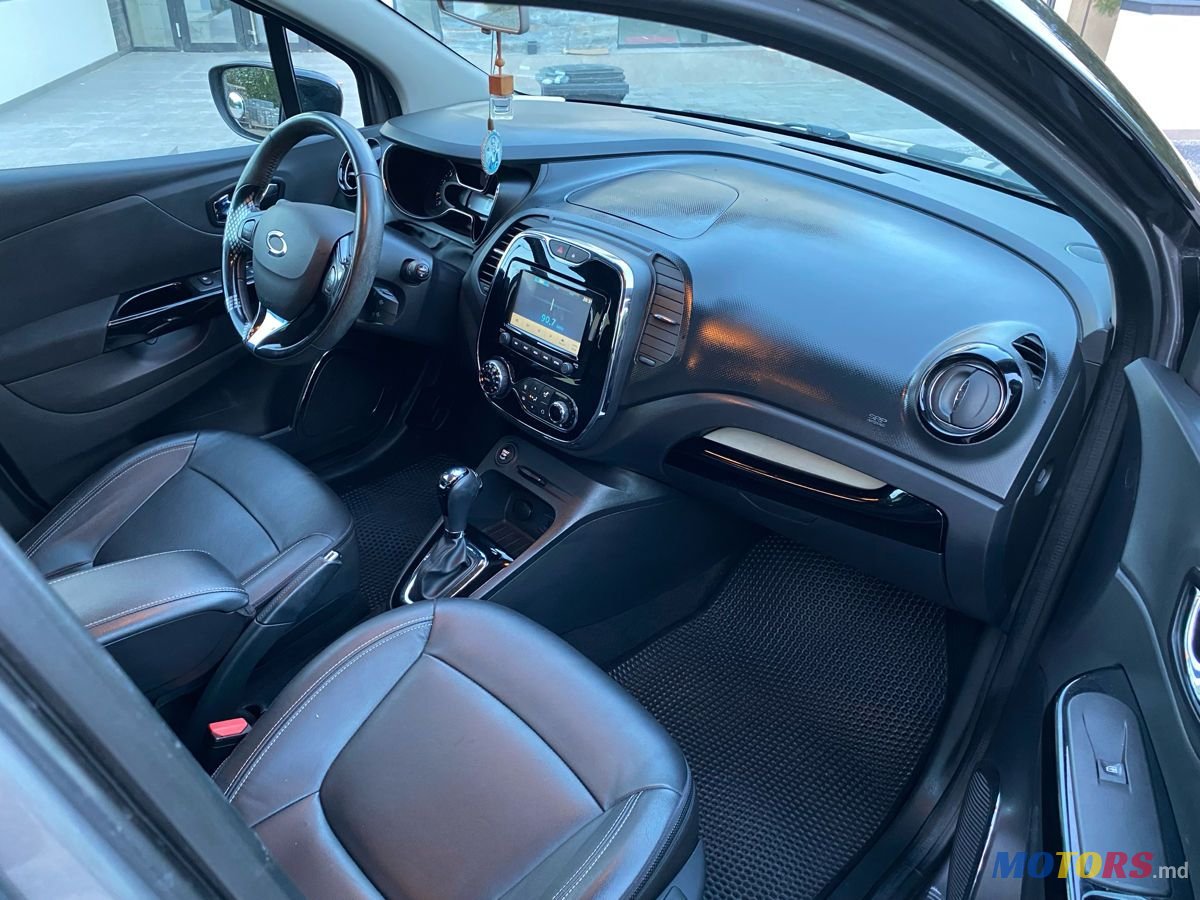 2015' Renault Captur photo #6