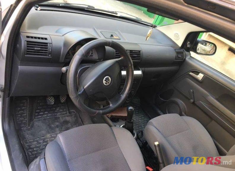 2008' Volkswagen Fox photo #2