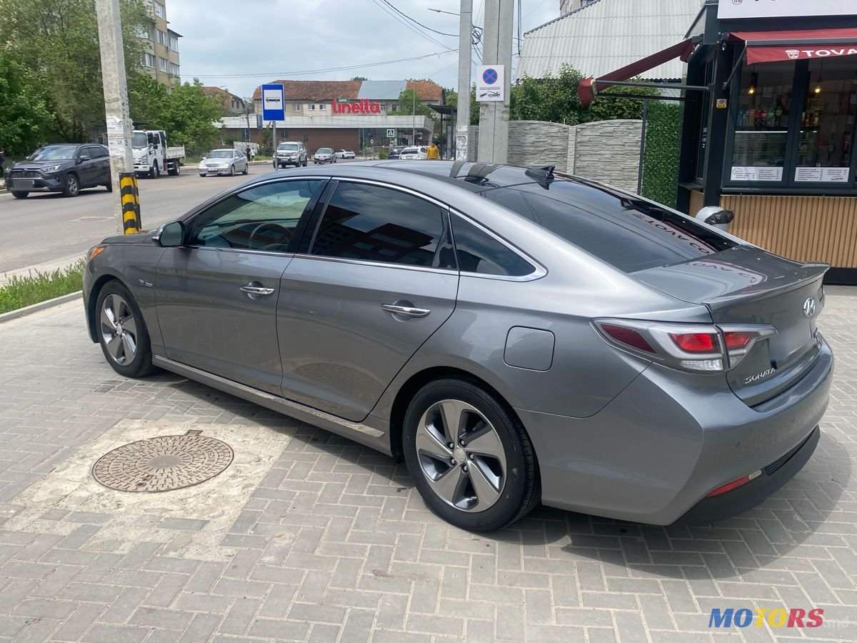 2017' Hyundai Sonata photo #2