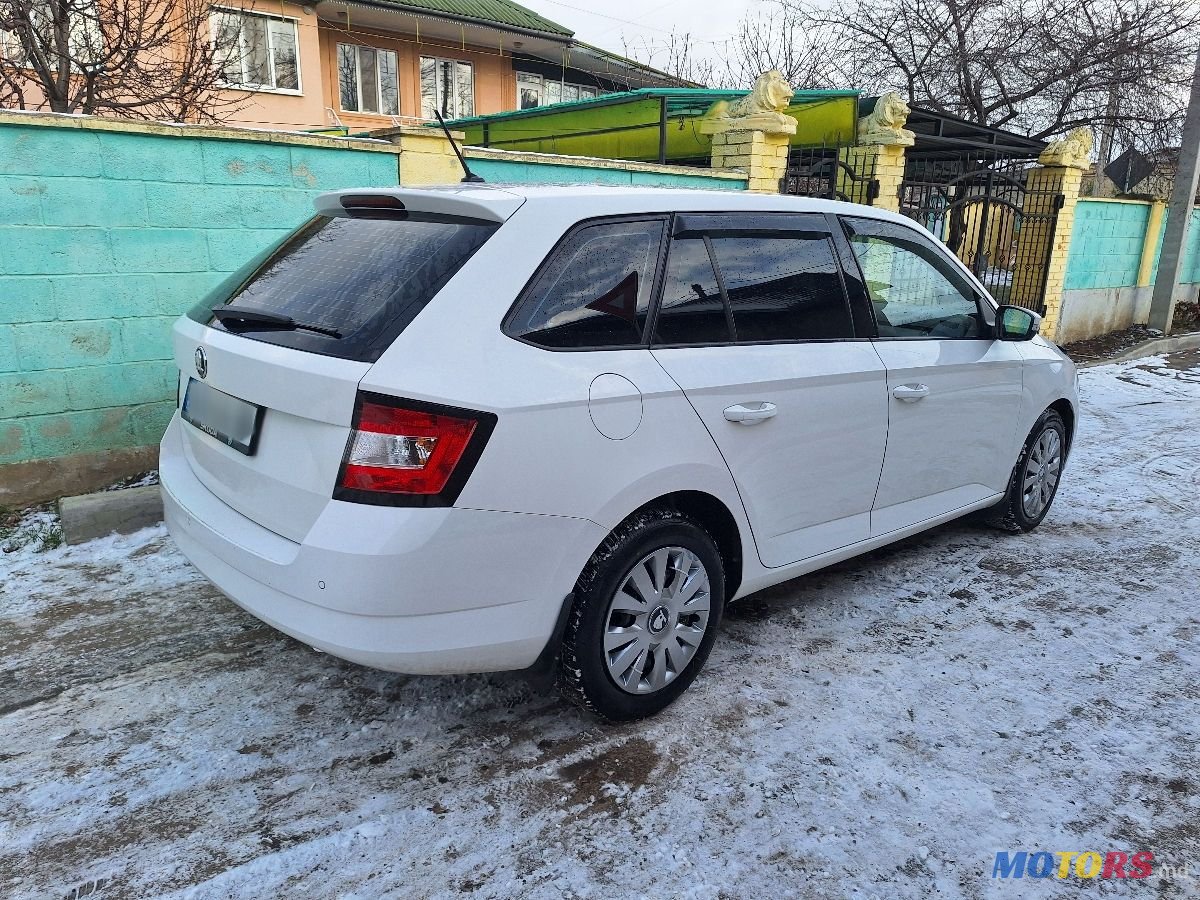 2015' Skoda Fabia photo #3