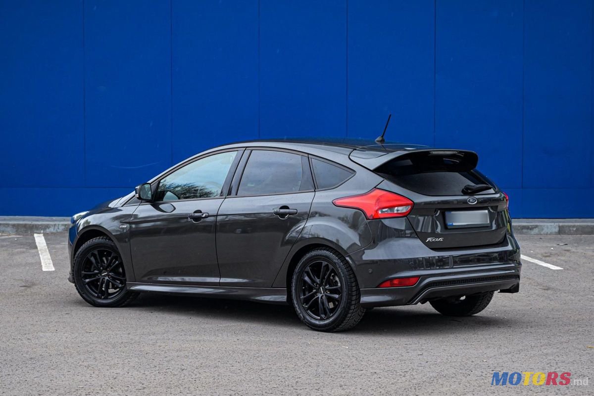 2017' Ford Focus ST photo #2