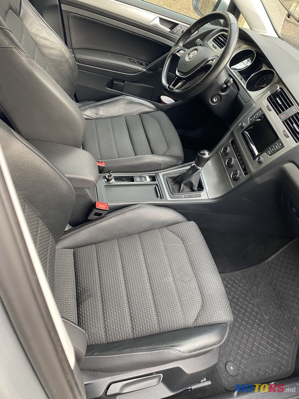 2014' Volkswagen Golf photo #3