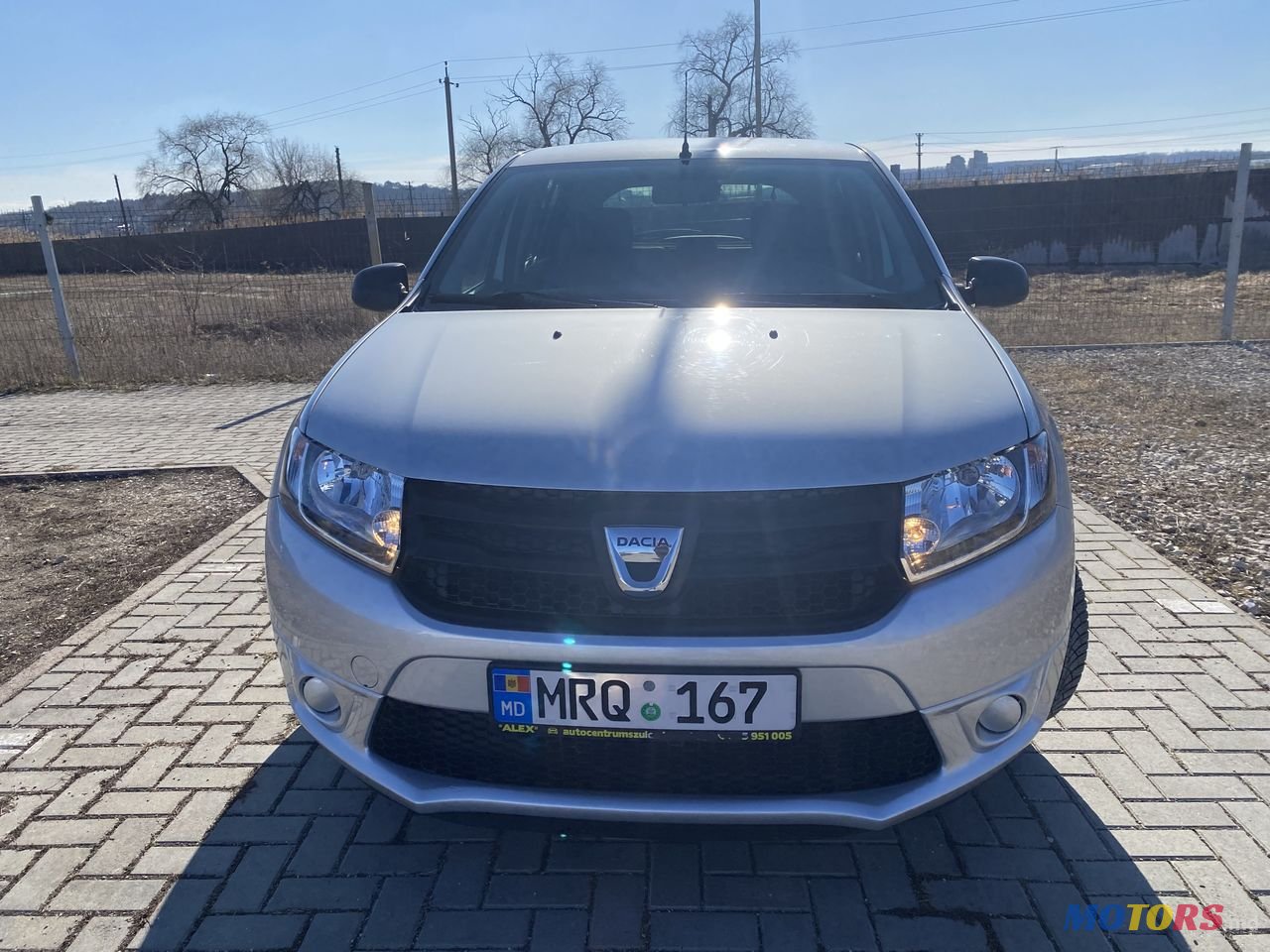 2012' Dacia Sandero photo #2