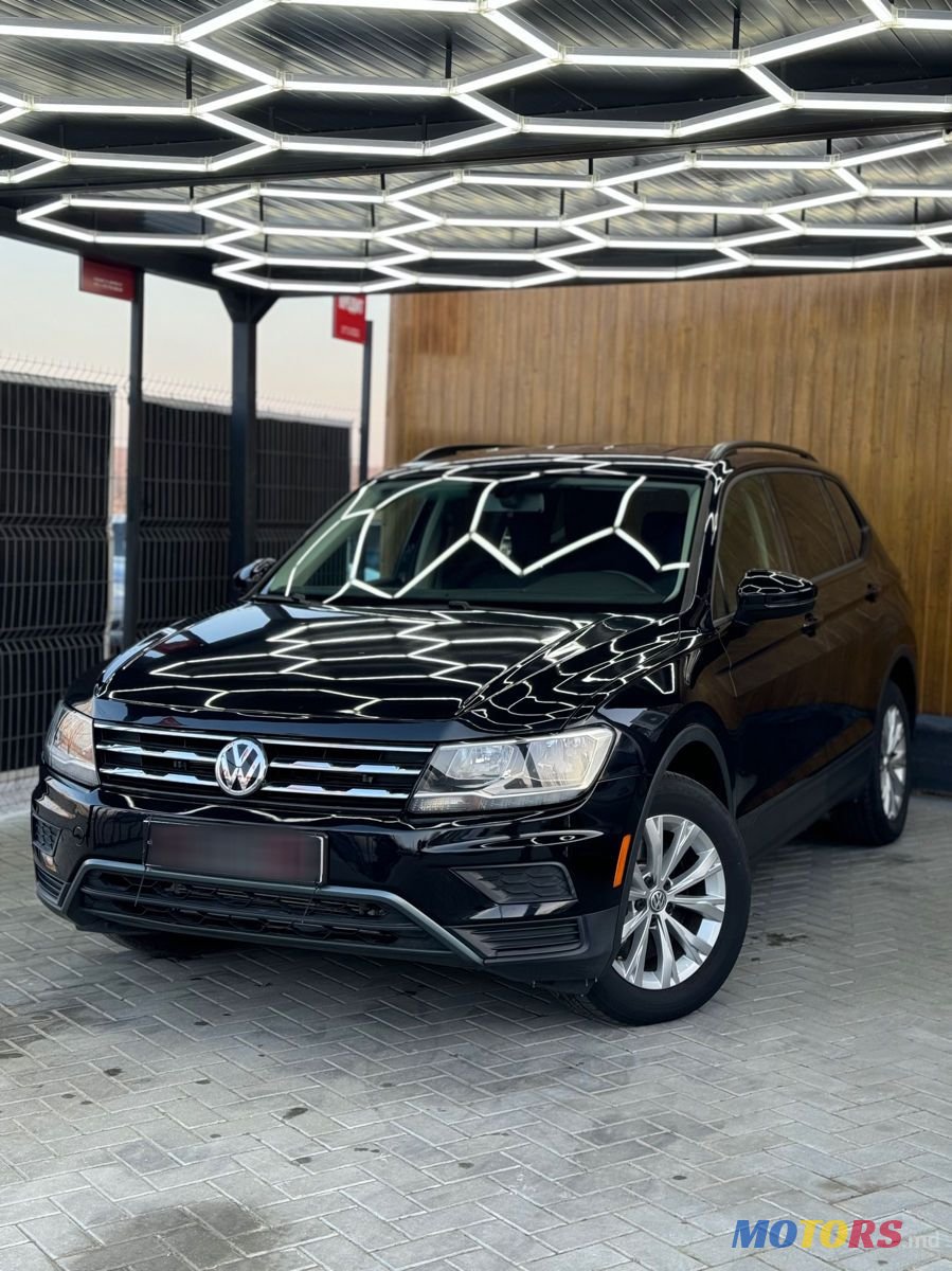 2018' Volkswagen Tiguan photo #1