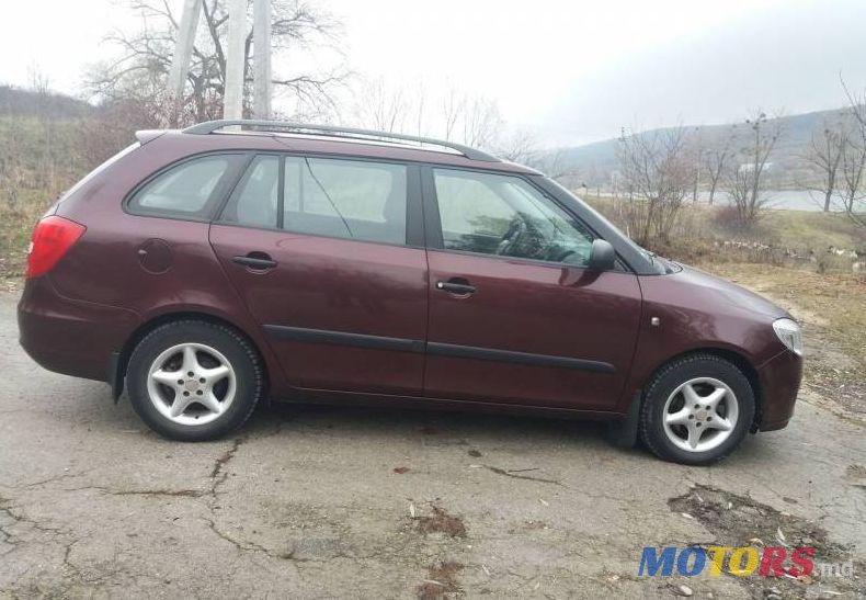 2010' Skoda Fabia photo #2