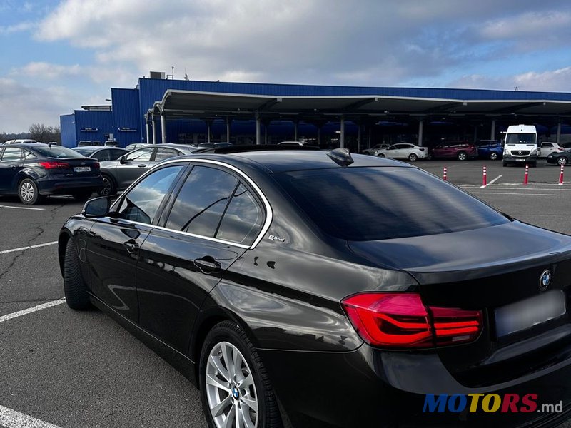 2016' BMW 3 Series photo #2