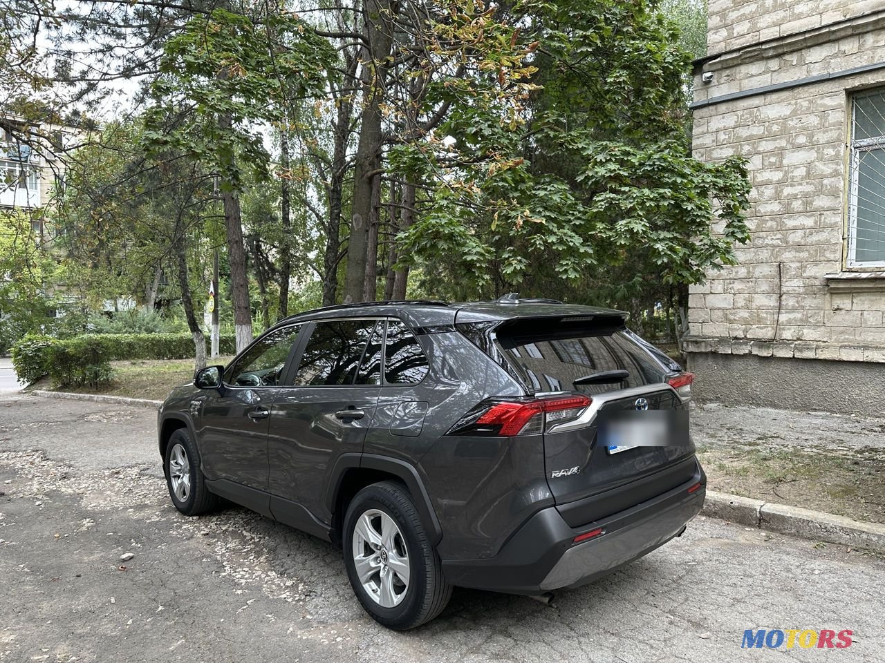 2019' Toyota RAV4 photo #5