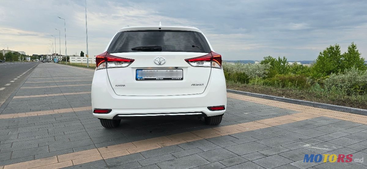 2015' Toyota Auris photo #5