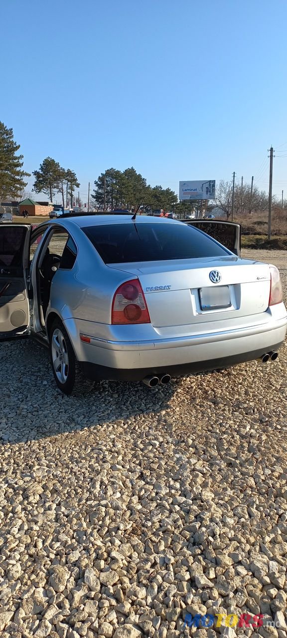 2004' Volkswagen Passat photo #6