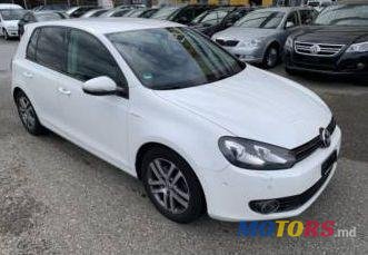 2010' Volkswagen Golf photo #2