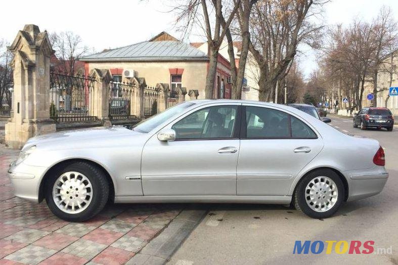 2004' Mercedes-Benz E photo #1