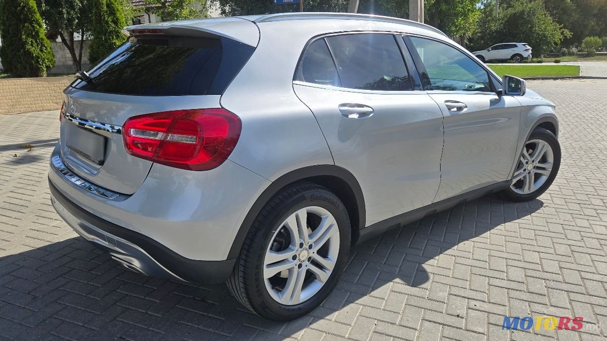 2015' Mercedes-Benz GLA photo #2