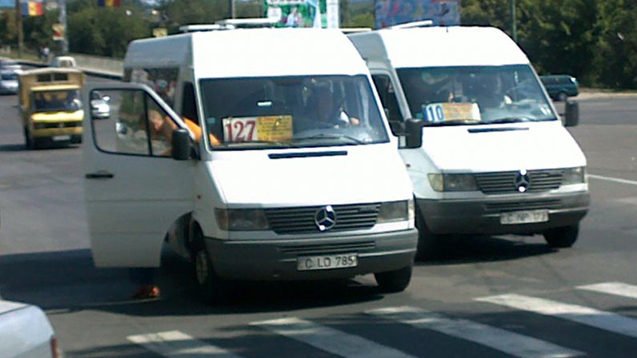Moldovenii ar putea importa microbuze mai vechi de șapte ani. Ce propun deputații