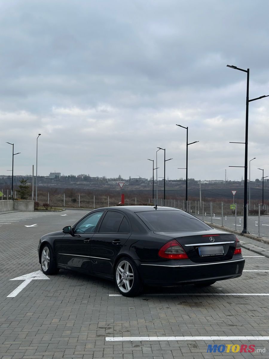 2007' Mercedes-Benz E-Class photo #2