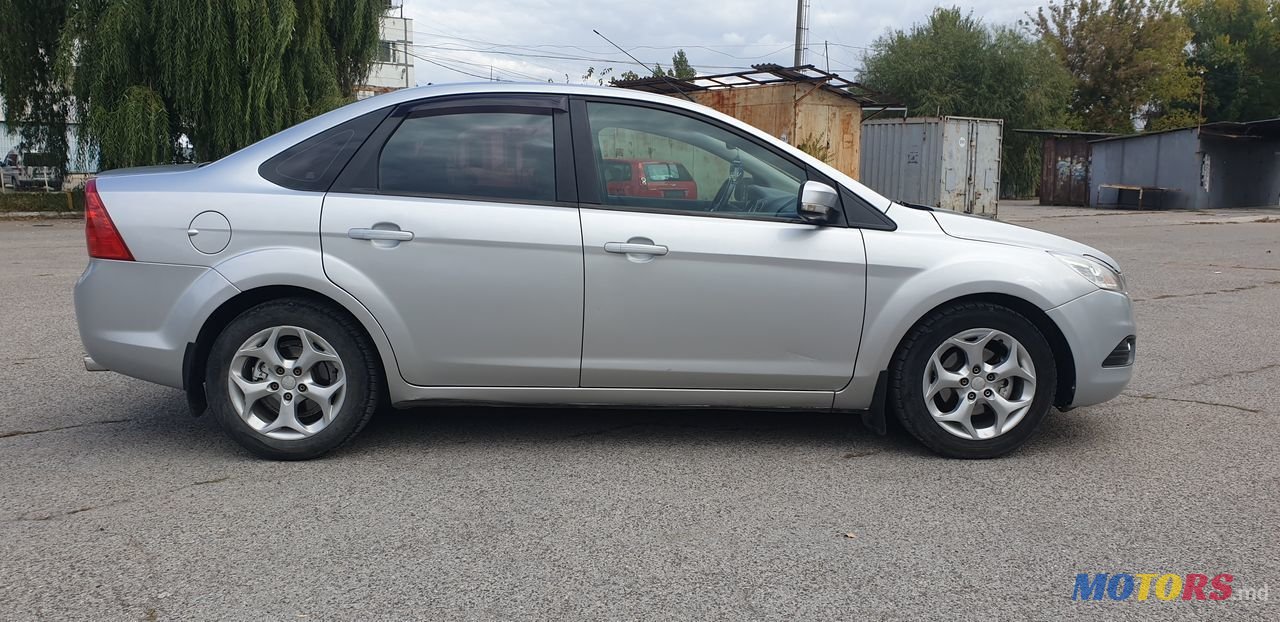 2009' Ford Focus photo #3