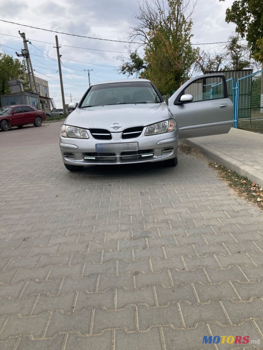 2001' Nissan Almera photo #2