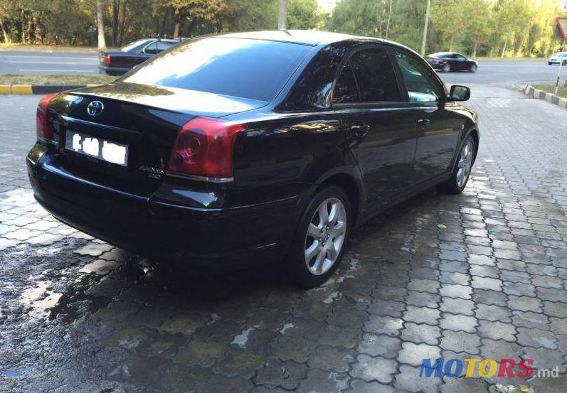 2004' Toyota Avensis photo #1