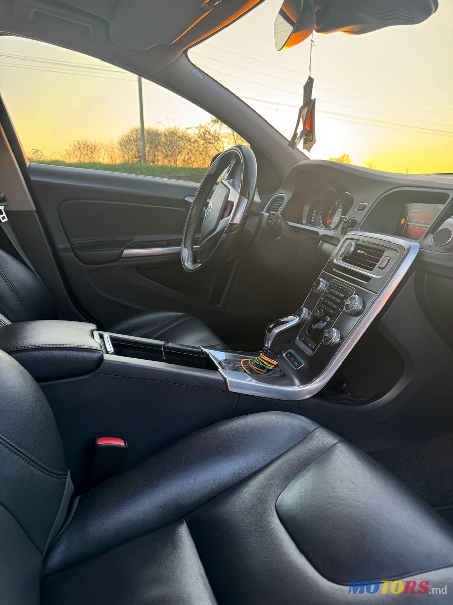 2014' Volvo V60 photo #5