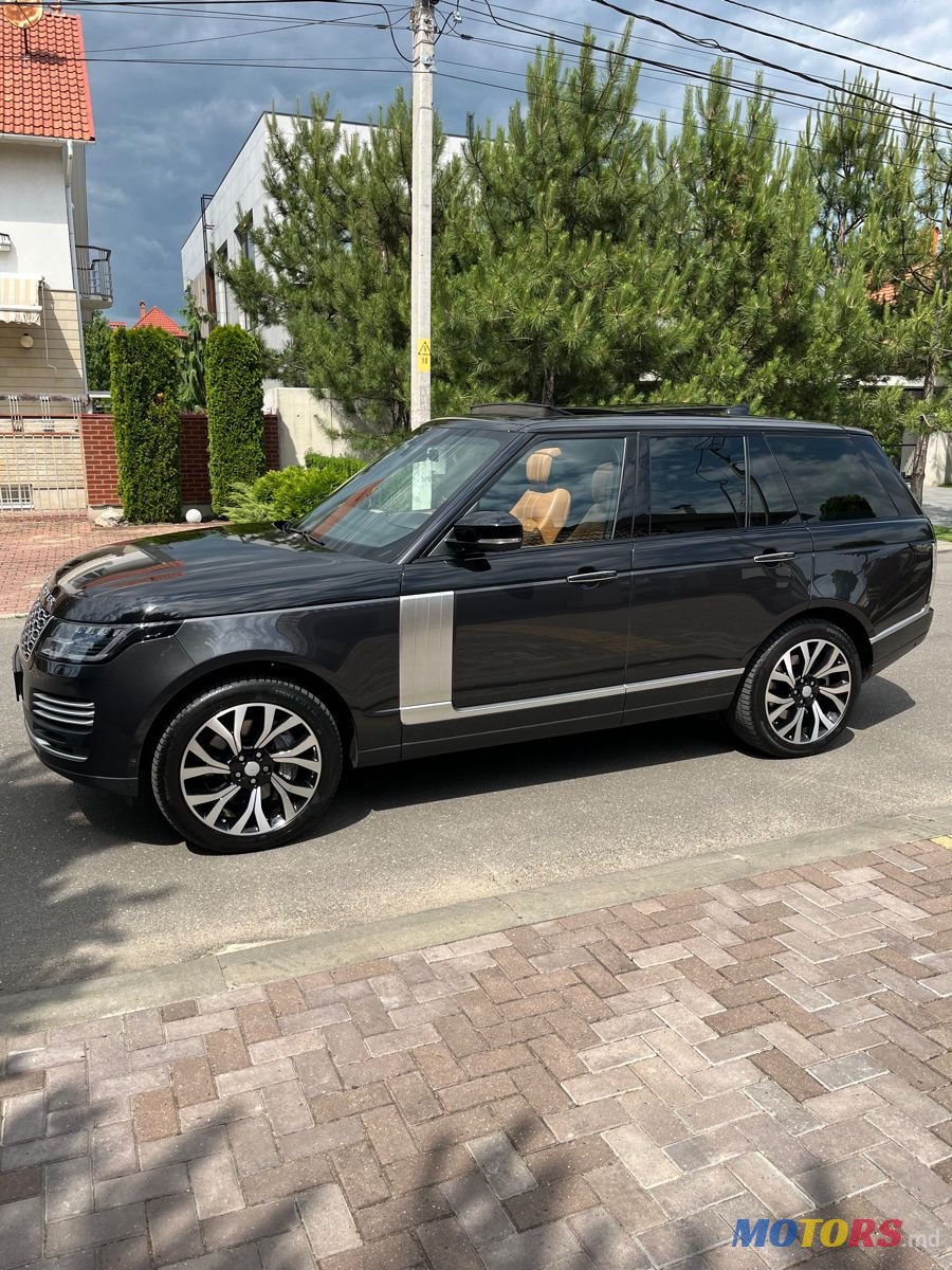 2019' Land Rover Range Rover photo #2