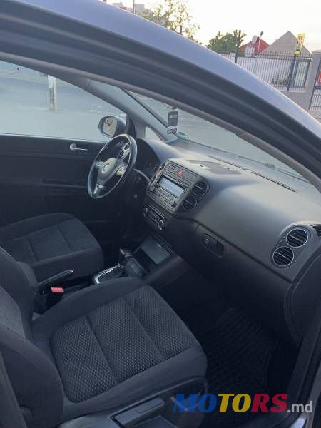 2010' Volkswagen Golf Plus photo #5