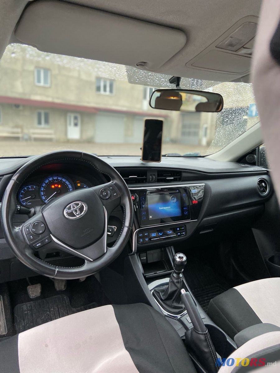 2018' Toyota Auris photo #5