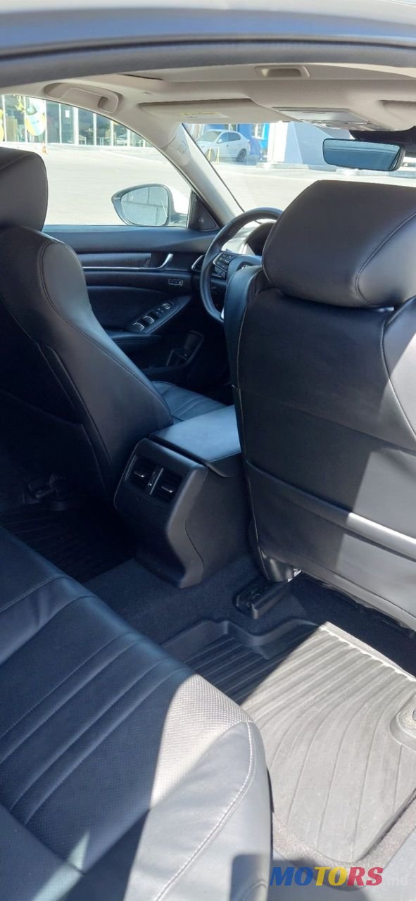 2018' Honda Accord photo #3