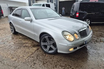2004' Mercedes-Benz E-Class