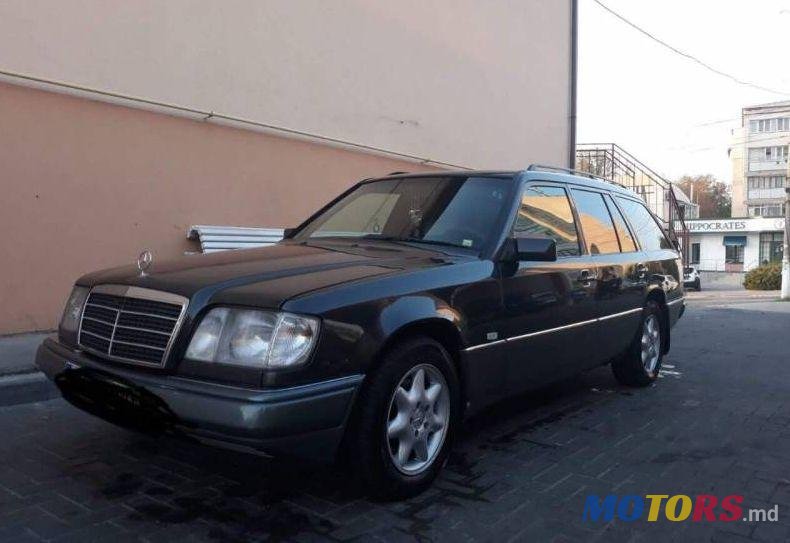 1993' Mercedes-Benz 124 photo #1