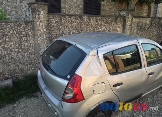 2010' Dacia Sandero photo #2