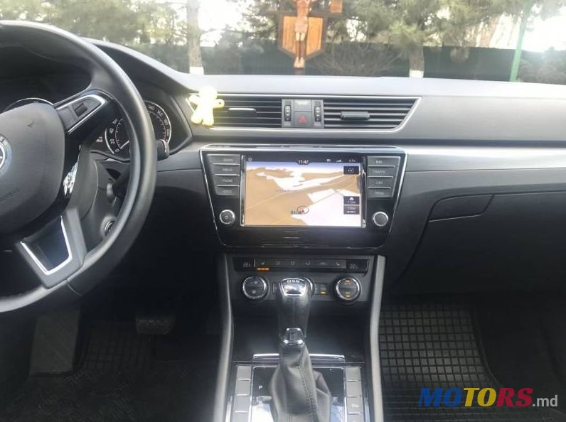 2015' Skoda Superb photo #4