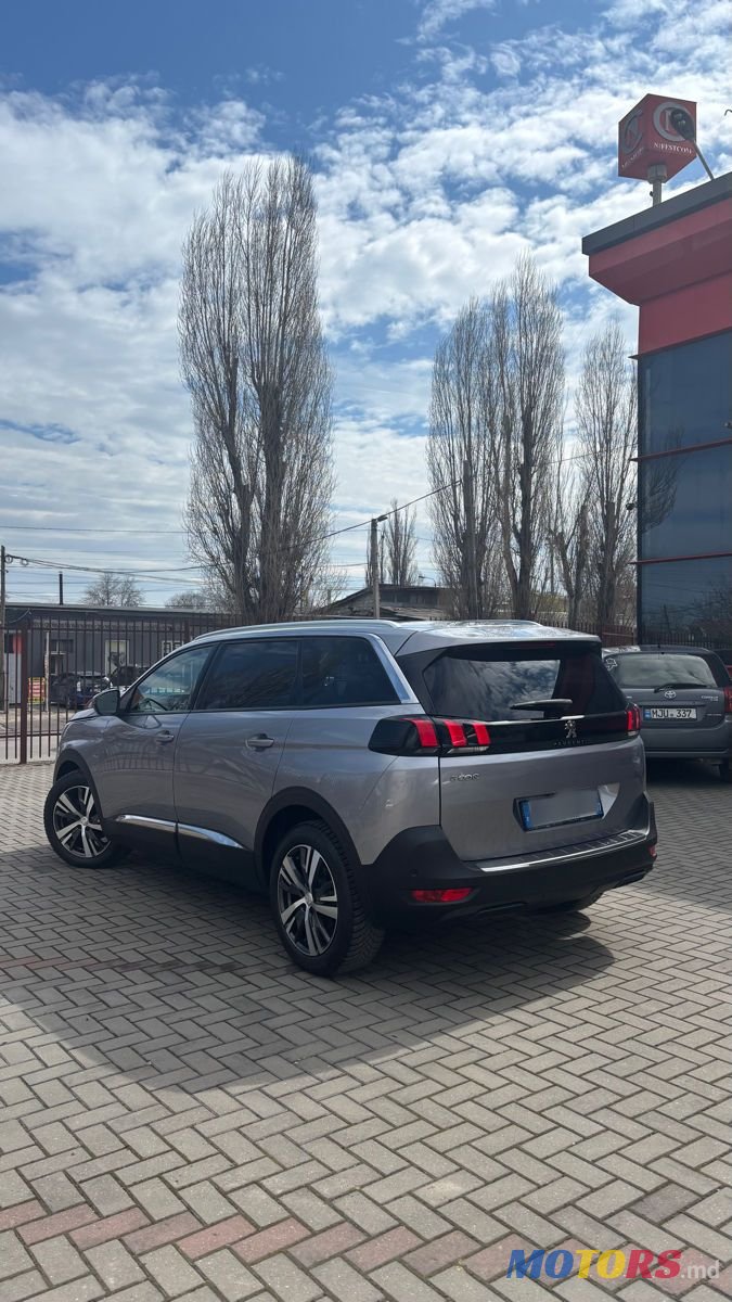 2019' Peugeot 5008 photo #5
