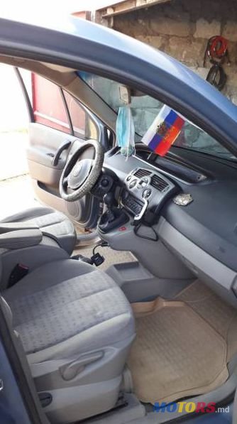 2006' Renault Grand Scenic photo #2