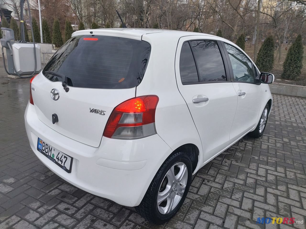 2011' Toyota Yaris photo #5