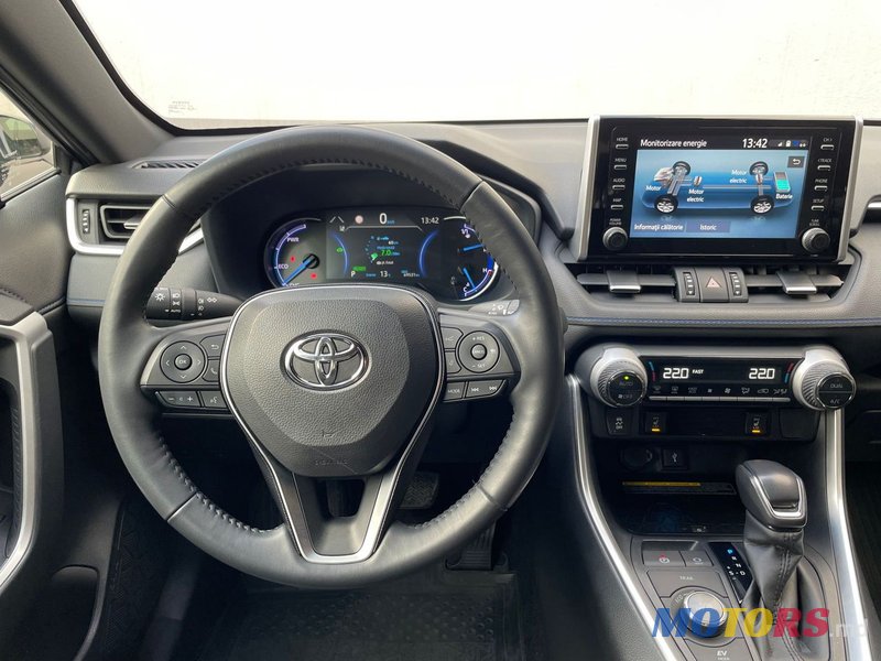 2020' Toyota RAV4 photo #5