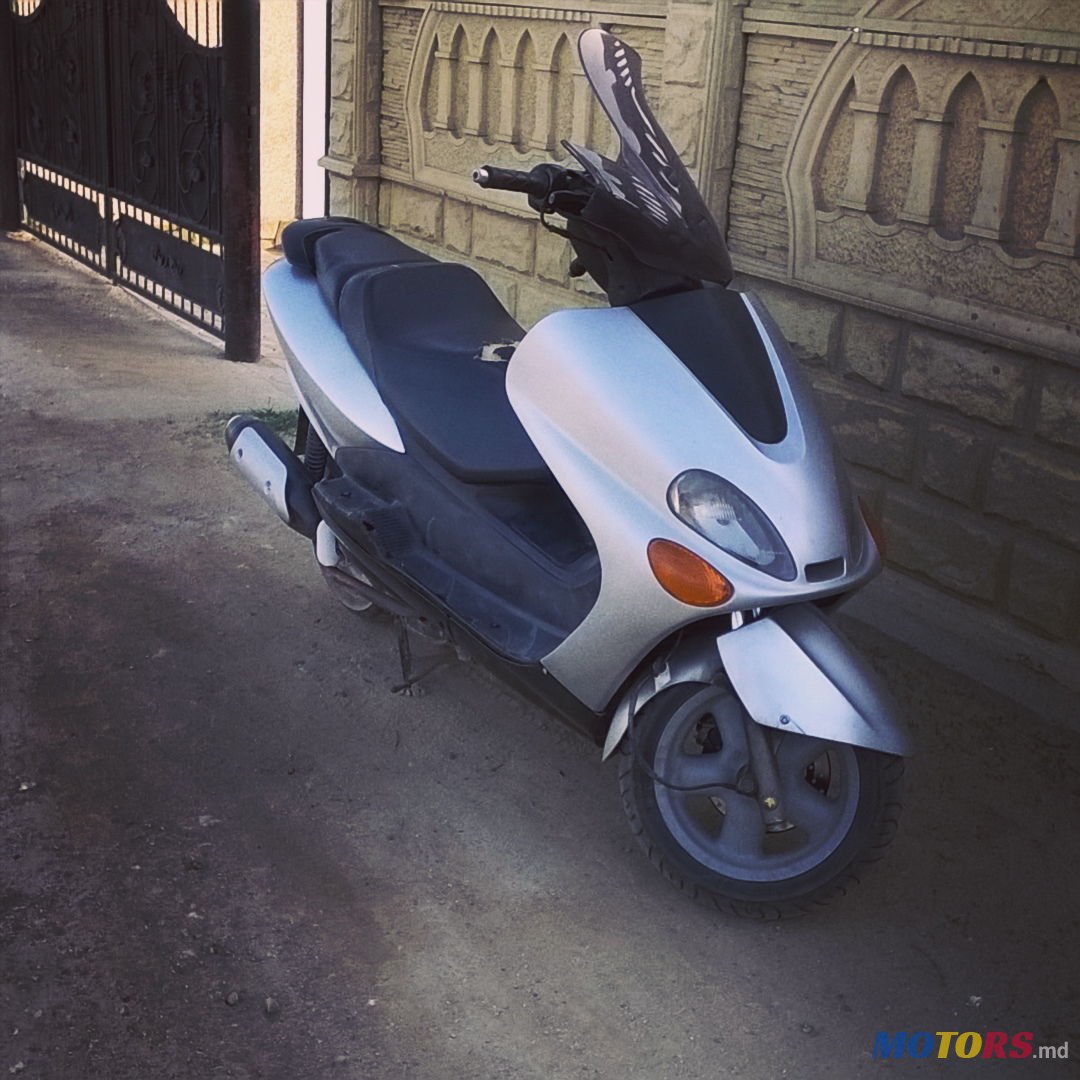 2003' Yamaha Majesty photo #4