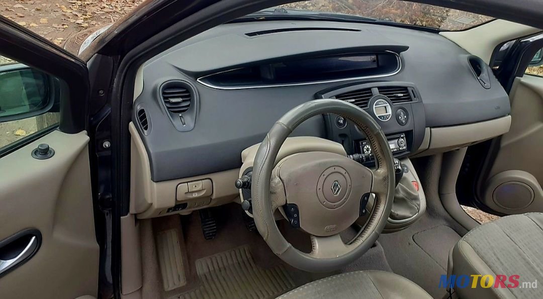 2005' Renault Grand Scenic photo #5